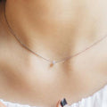 Collar Minimalista Geométrico con Circonita