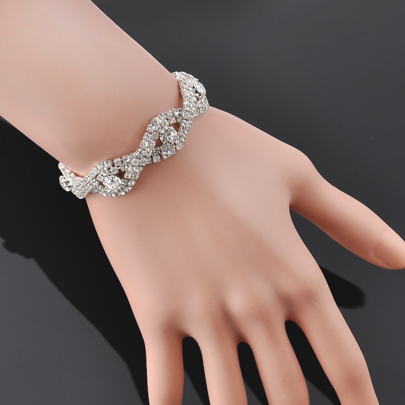 Pulsera Plateada con Cristales Brillantes · Ajustable