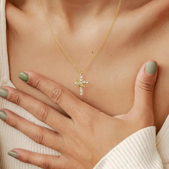 Collar Cruz Bañado en Oro con Circonitas · 4 Diseños