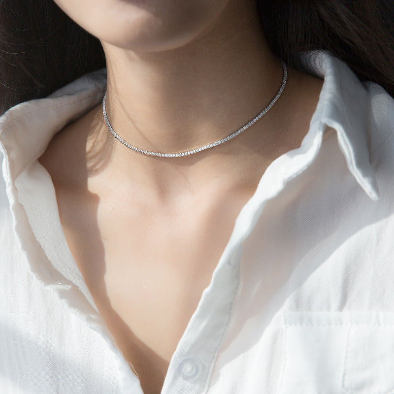 Collar Choker de Plata de Ley 925 con Detalles Brillantes