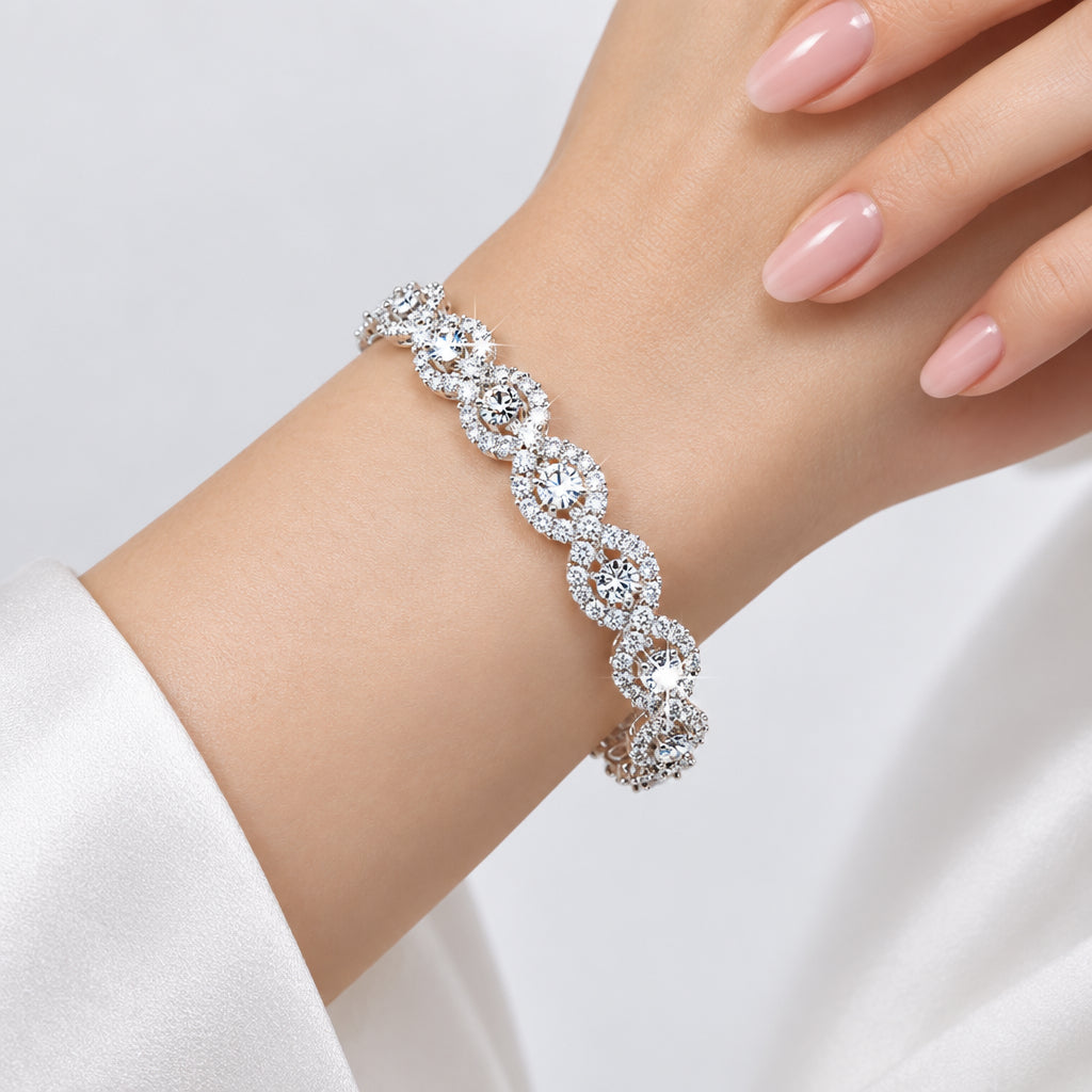 Pulsera Plateada con Cristales Brillantes · Ajustable