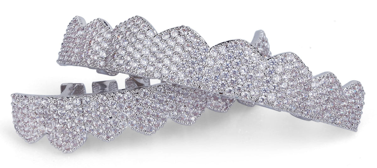 Joyas de Hip Hop Grillz de Diamantes para Hombres Dientes Estilo Pandora Encantos de Plata Diseñador de Lujo Cubierto de Diamantes Grills de Moda Raperos Accesorios de Moda para Hombres y Mujeres Accesorios de Cosplay Disfraz